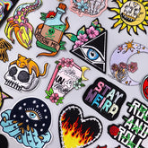 Bügelaufkleber - Stay‑Weird Schrift